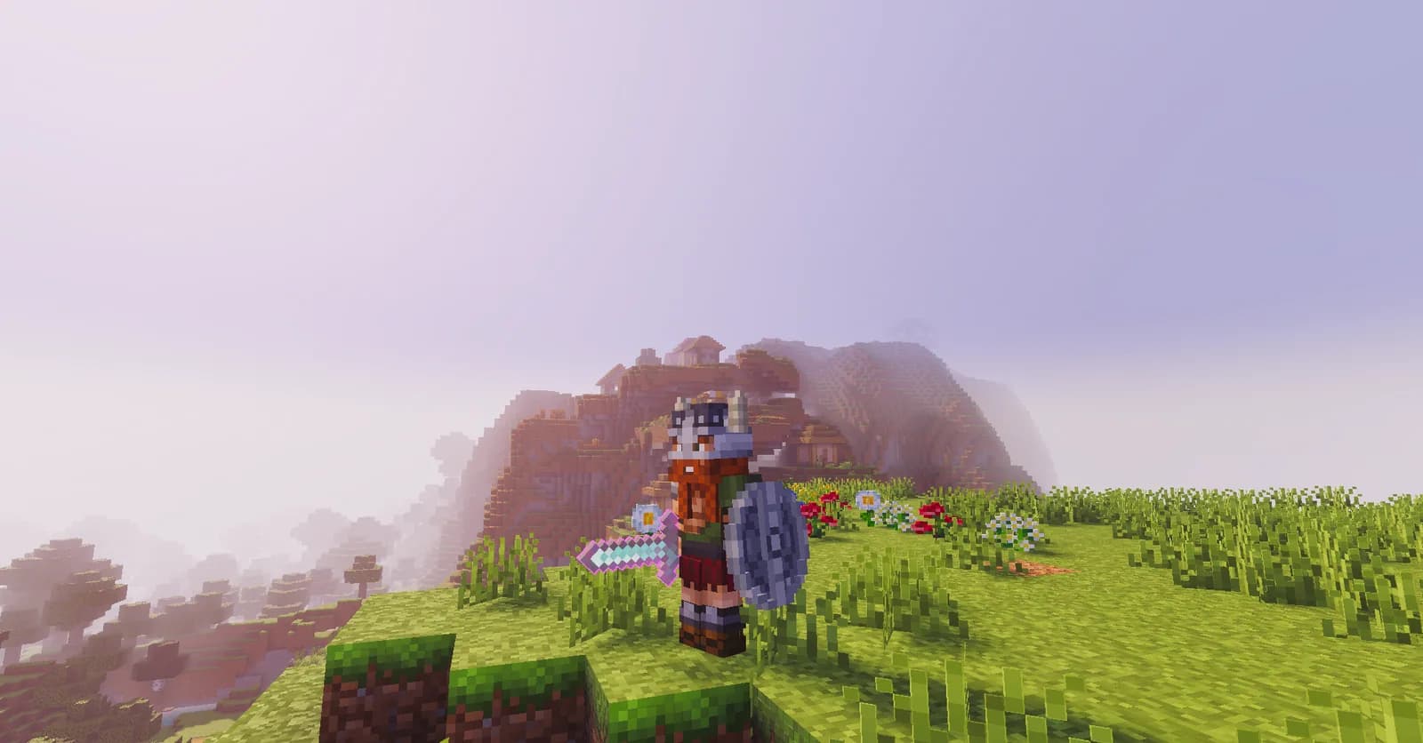 Personaje con escudo metálico y espada sobre una colina de Minecraft